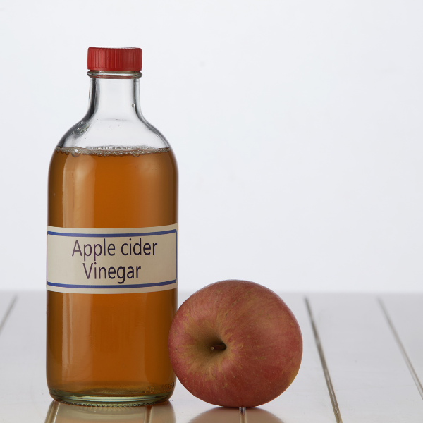 An Apple Cider Vinegar Bath: The Benefits (and How I Use It)