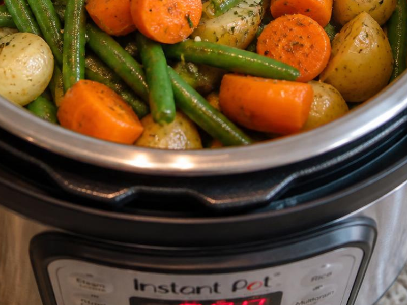 Garlic Herb Instant Pot Garden Vegetables