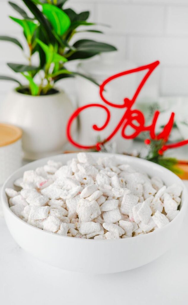 Peppermint Muddy Buddies