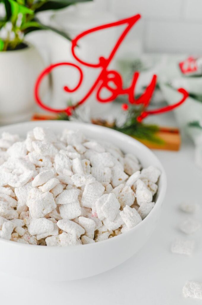 Peppermint Muddy Buddies