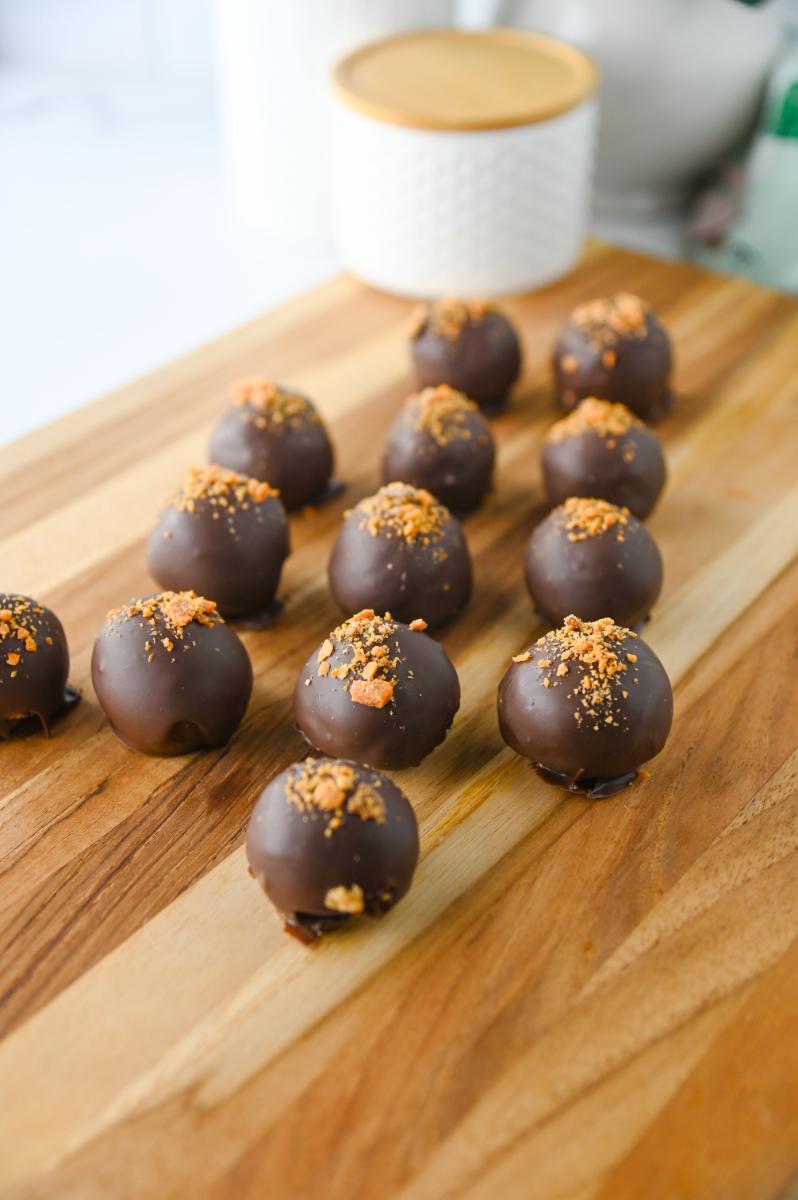 Finished Butterfinger Balls Feature Image
