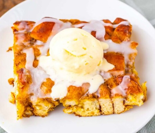 Pumpkin Cinnamon Roll Casserole cluse up